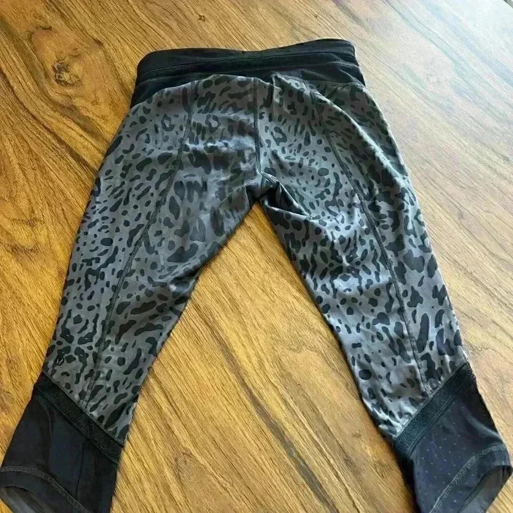 Lululemon Just Breathe Crop-Sz 8 - Picture 3 of 8